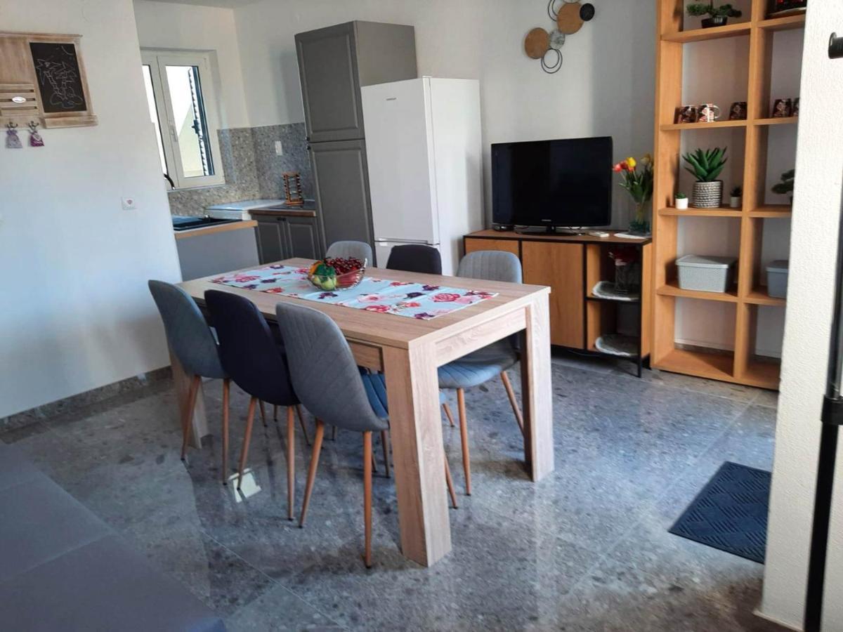 Ema Apartment Brela Luaran gambar